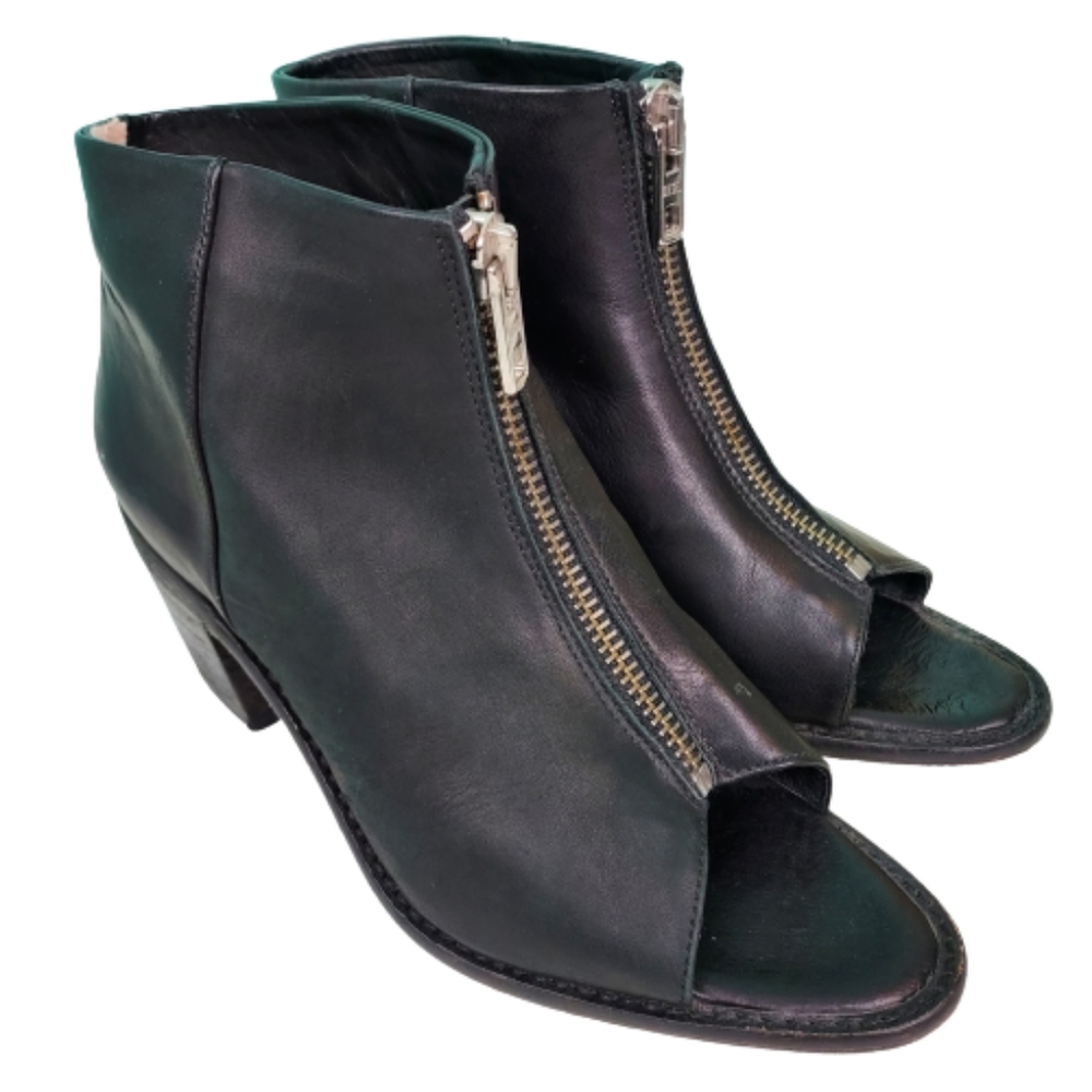 Diesel Chelsea Show Cox open toe, women's size 9.5, black leather